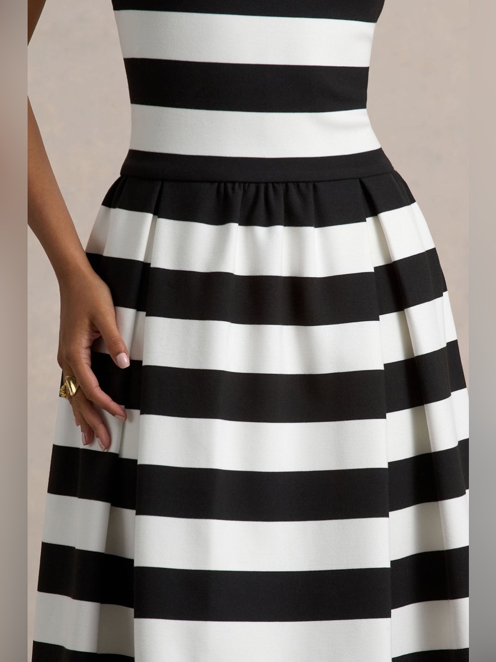 MONTE CARLO
Black & White Striped Square-Neck Drop-Waist Midi Dress Size 10 (42) - Picture 4 of 15